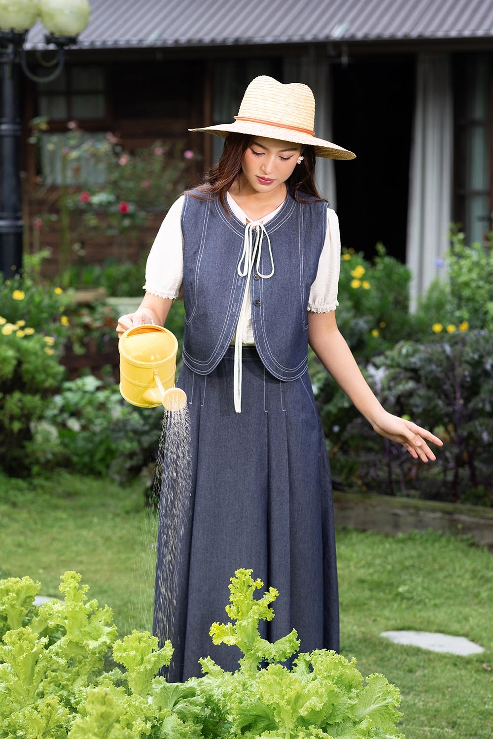 Áo gile denim nữ phối viền chỉ