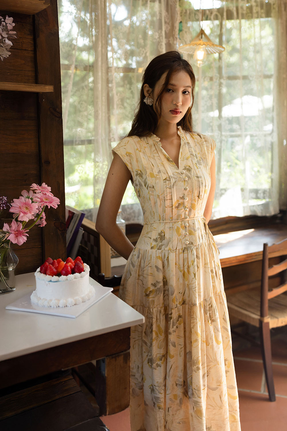 Đầm hoa dáng xòe phối thắt lưng