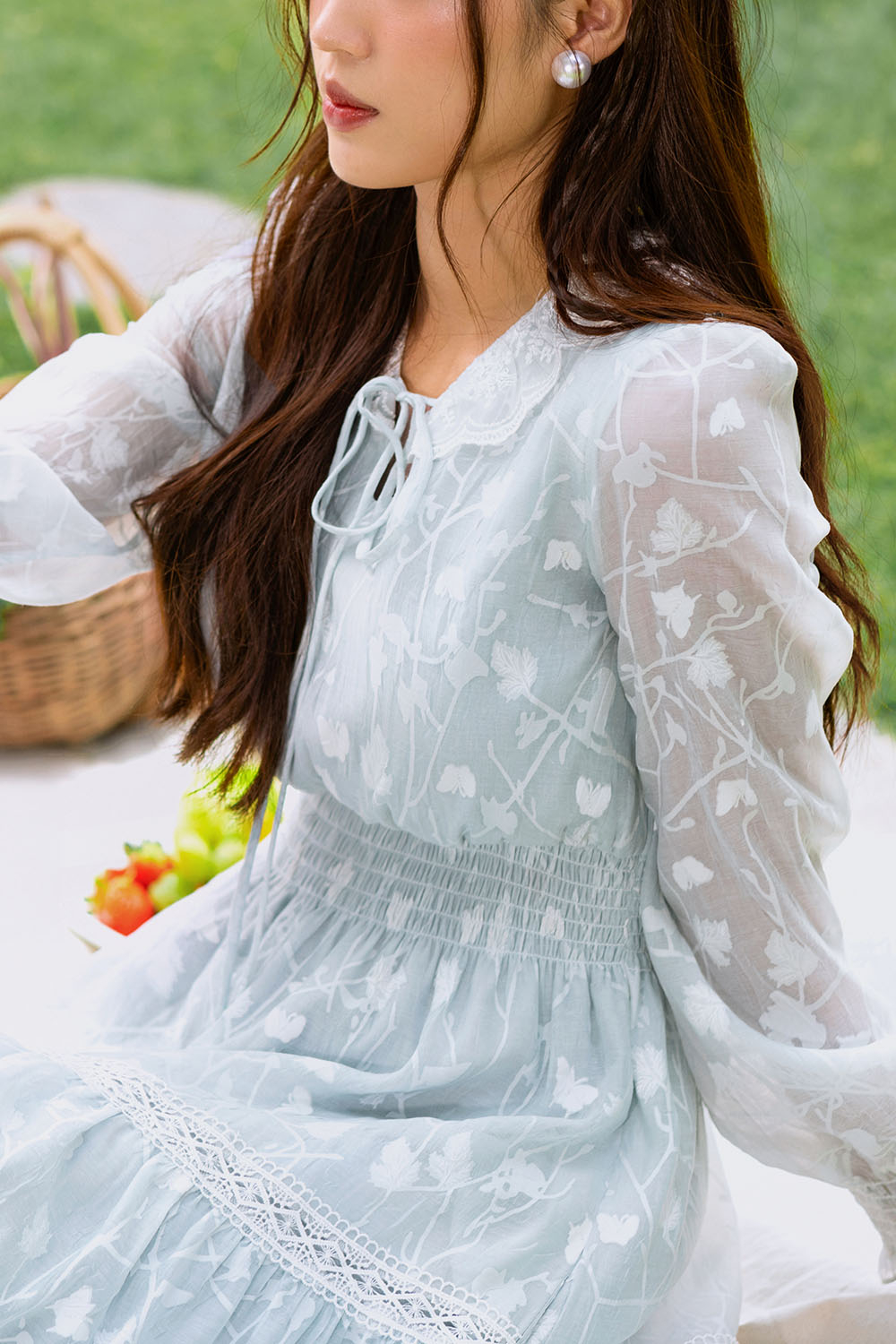 Đầm voan tơ họa tiết hoa tay dài