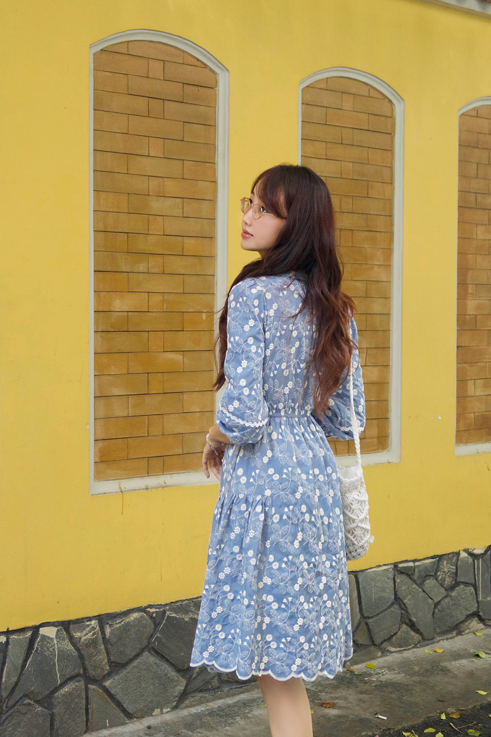 Đầm hoa dáng xòe phối cổ sen trắng