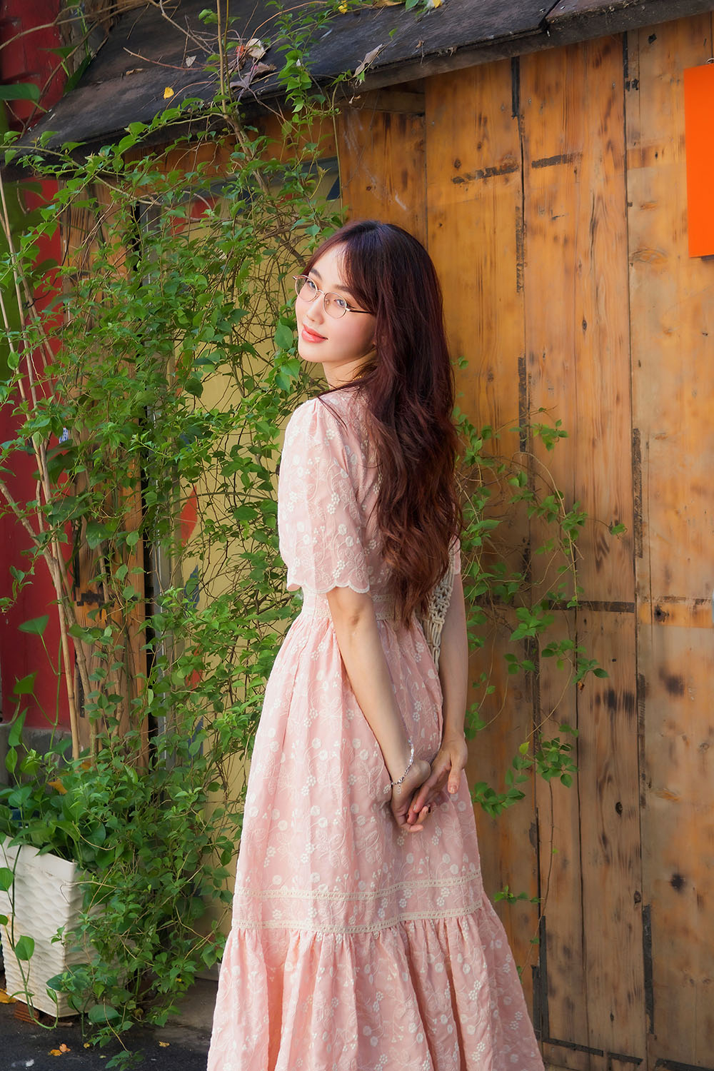 Đầm hoa hồng xòe đuôi cá phối ren