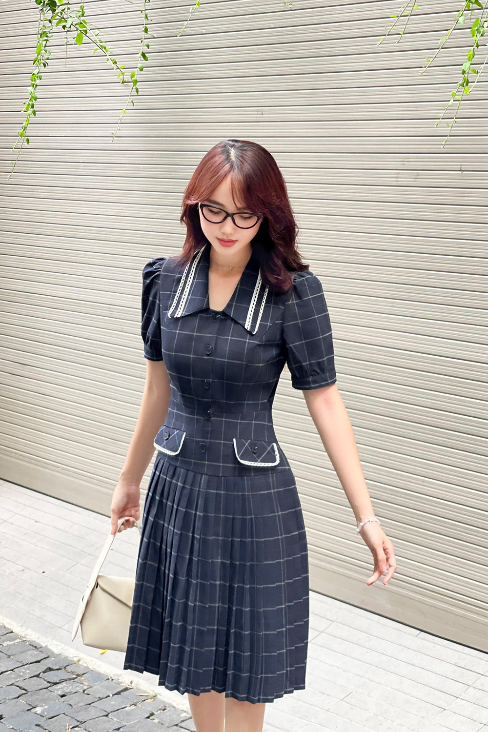 Đầm xòe caro tùng xếp ly phối đăng ten