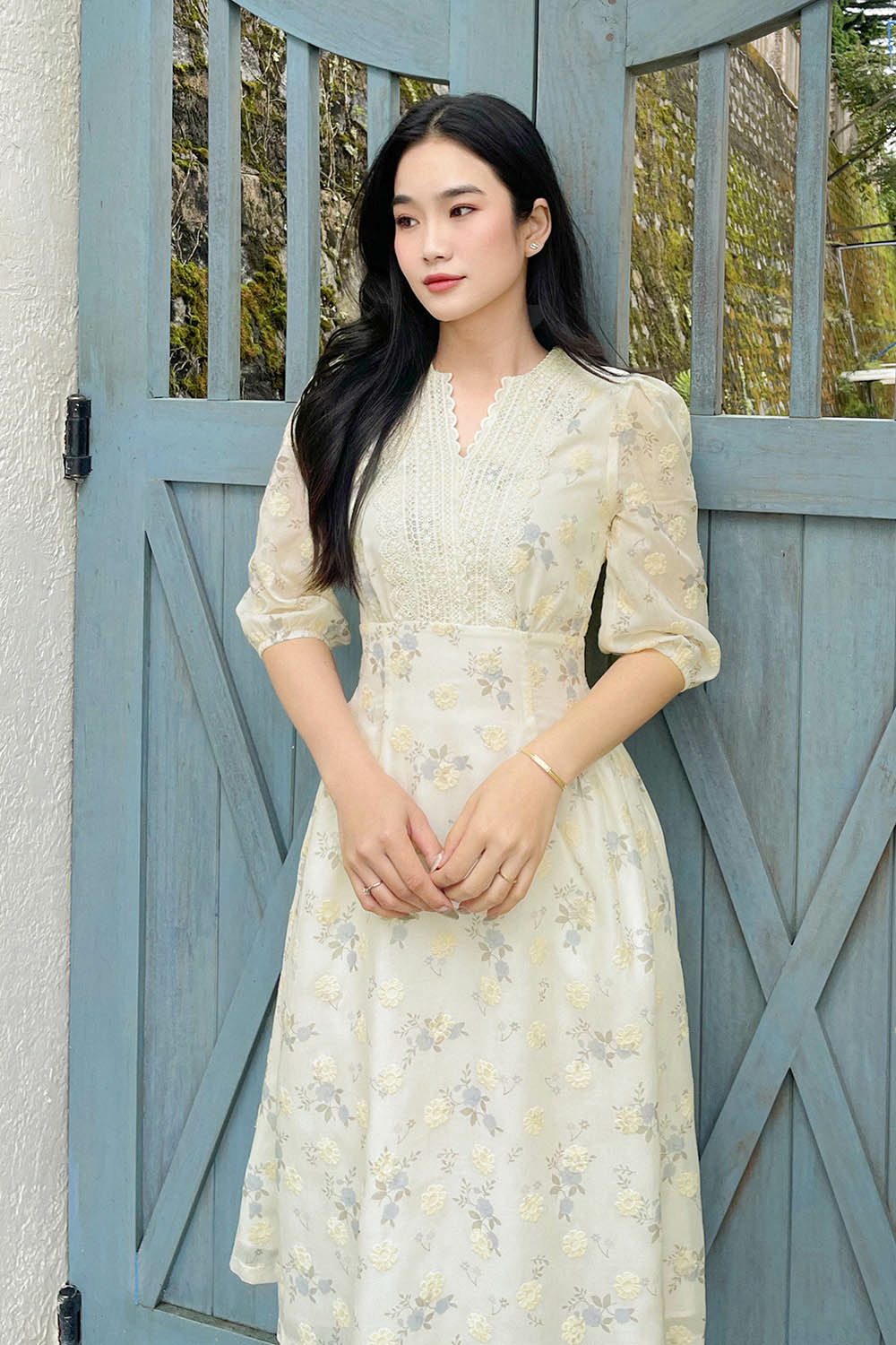 Đầm hoa dáng chữ A xòe phối ren