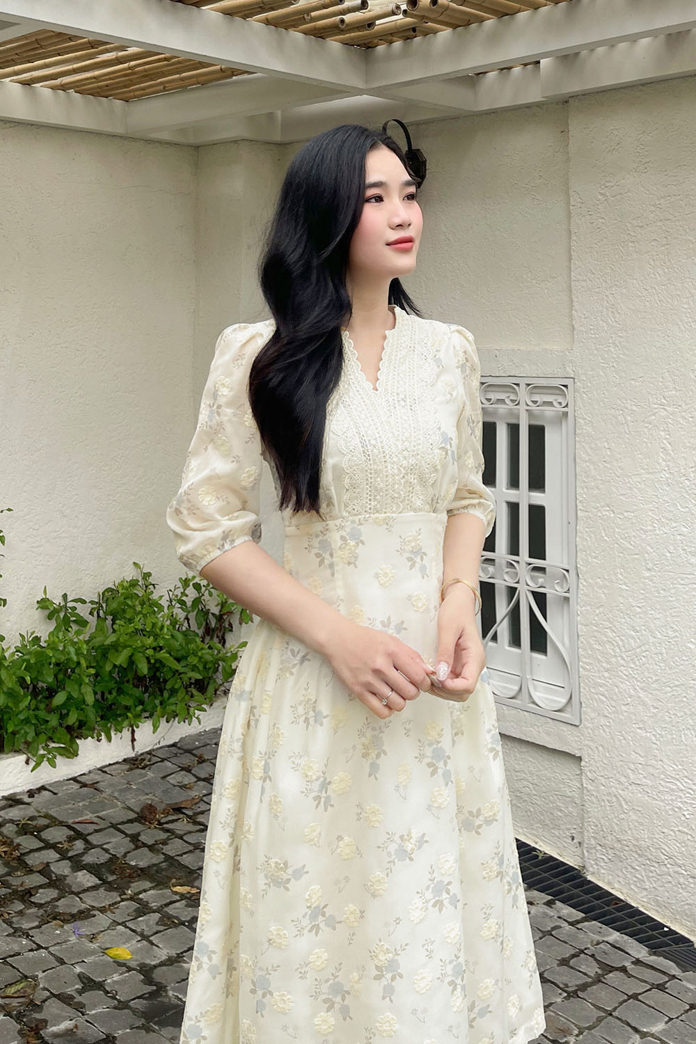 Đầm hoa dáng chữ A xòe phối ren