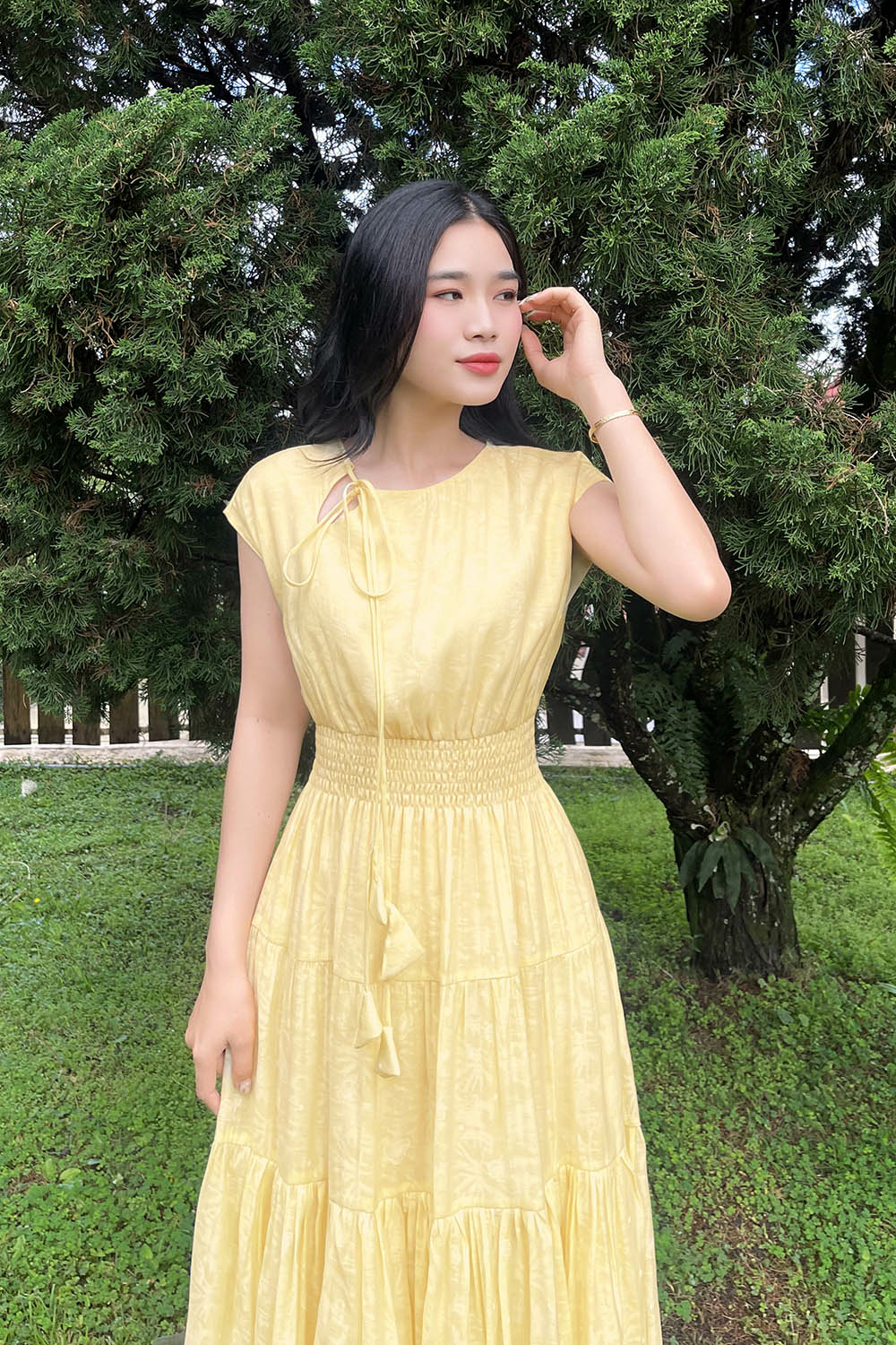 Đầm vàng dáng xòe dài eo bo chun