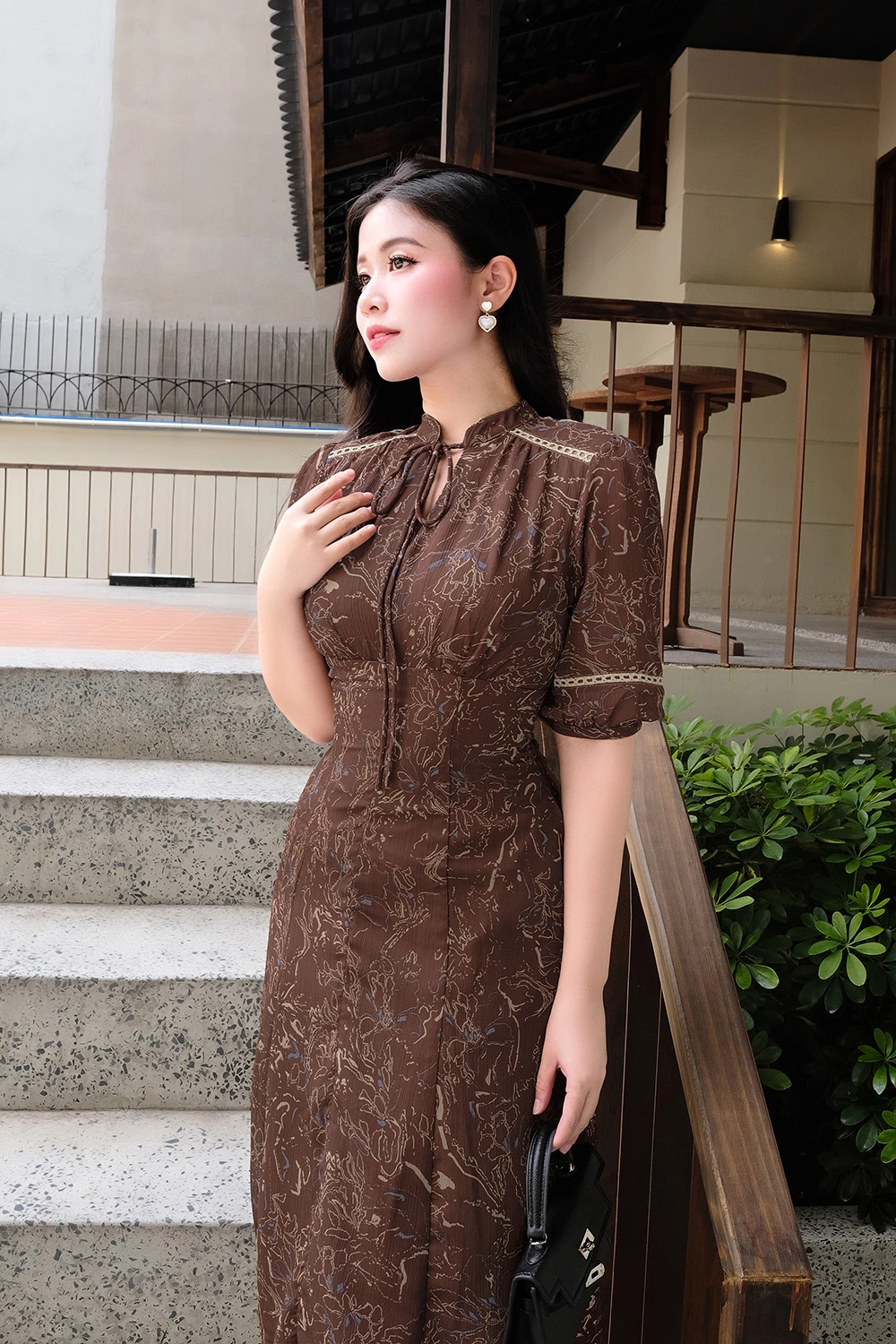 Đầm họa tiết dáng xòe viền đăng ten