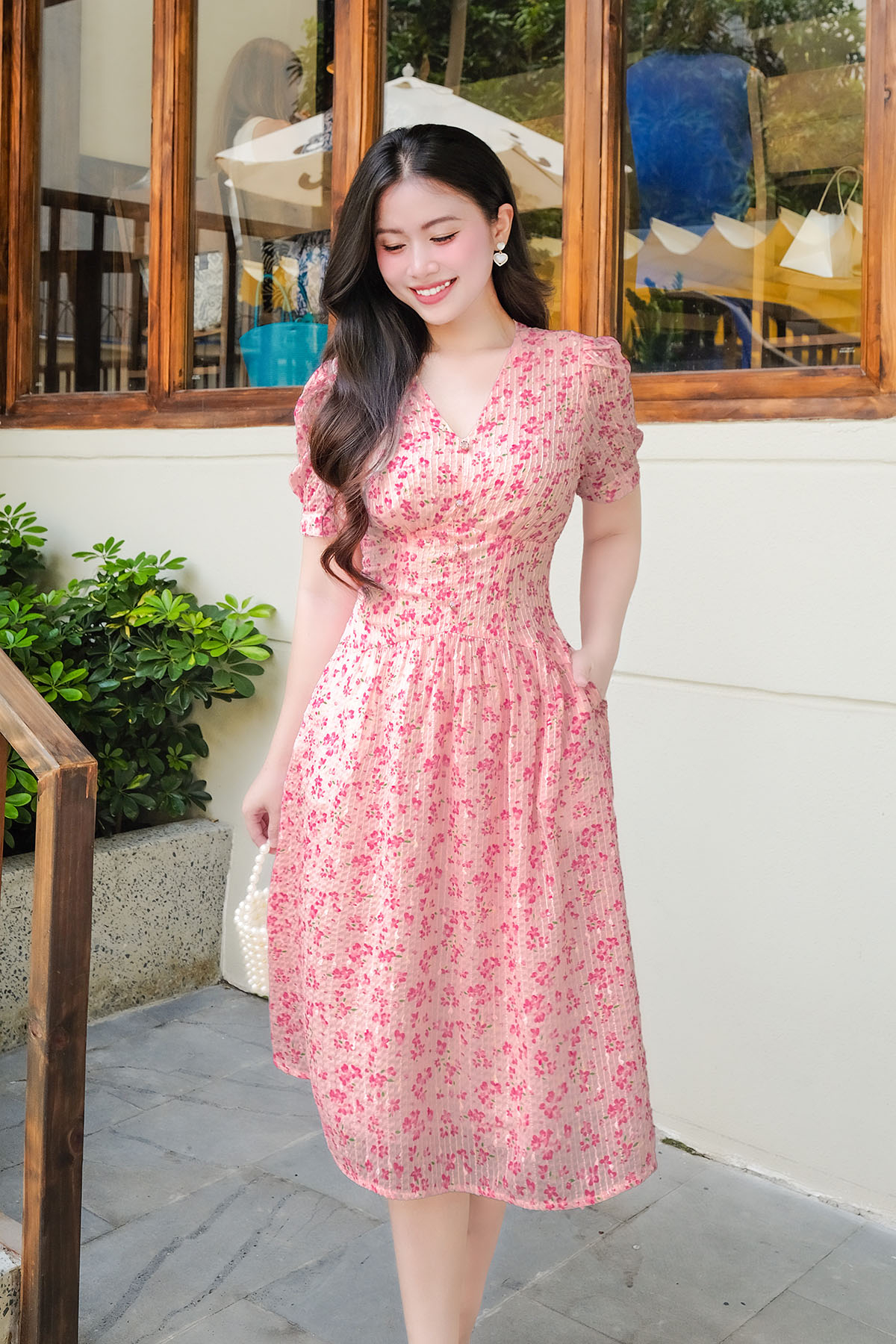 Đầm xòe hoa nhí cổ V tay phồng