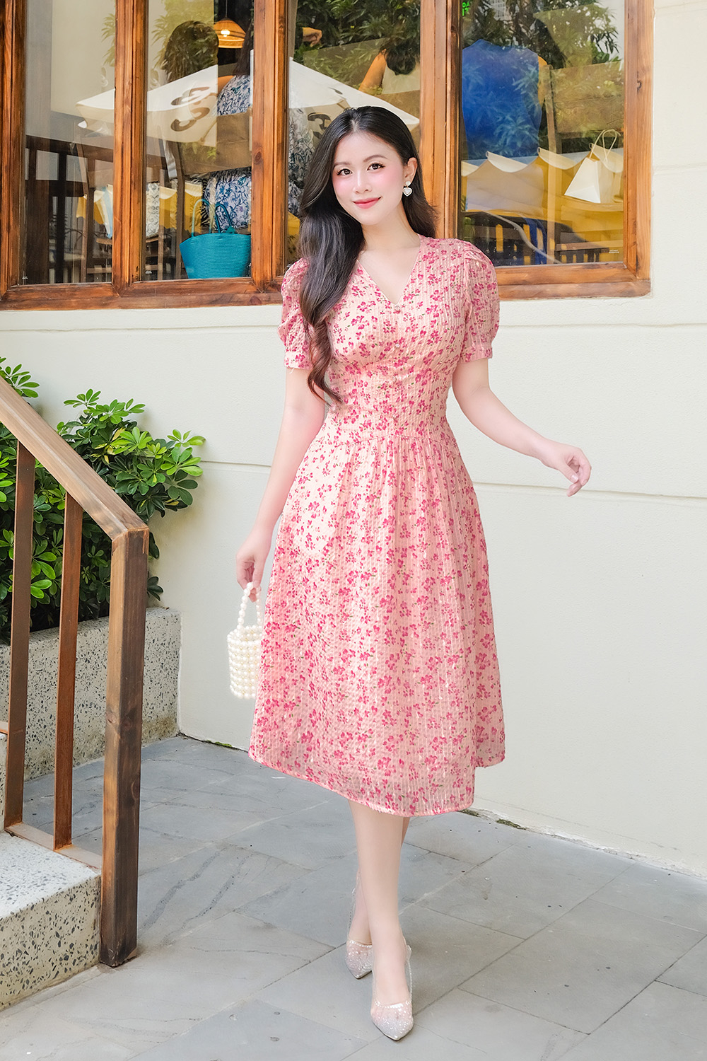 Đầm xòe hoa nhí cổ V tay phồng