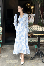 Đầm hoa dáng chữ A dài cổ V