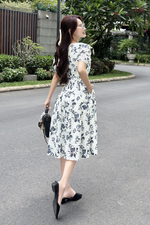 Đầm hoa xòe xếp ly tay phồng