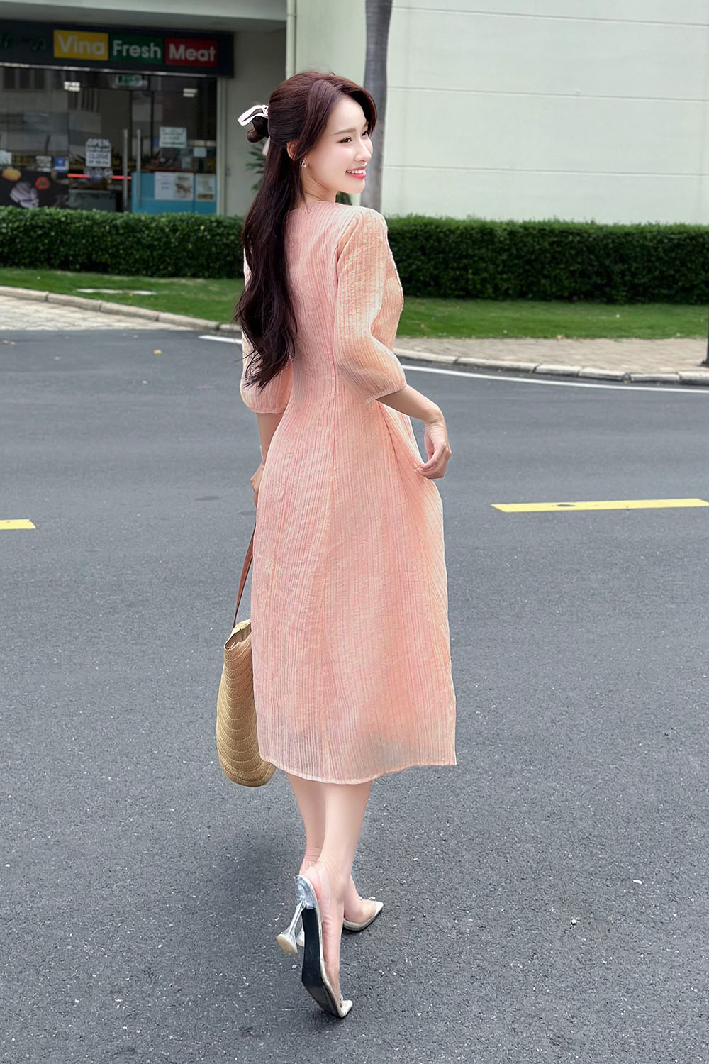 Đầm xòe hồng cổ thắt nơ phối ren