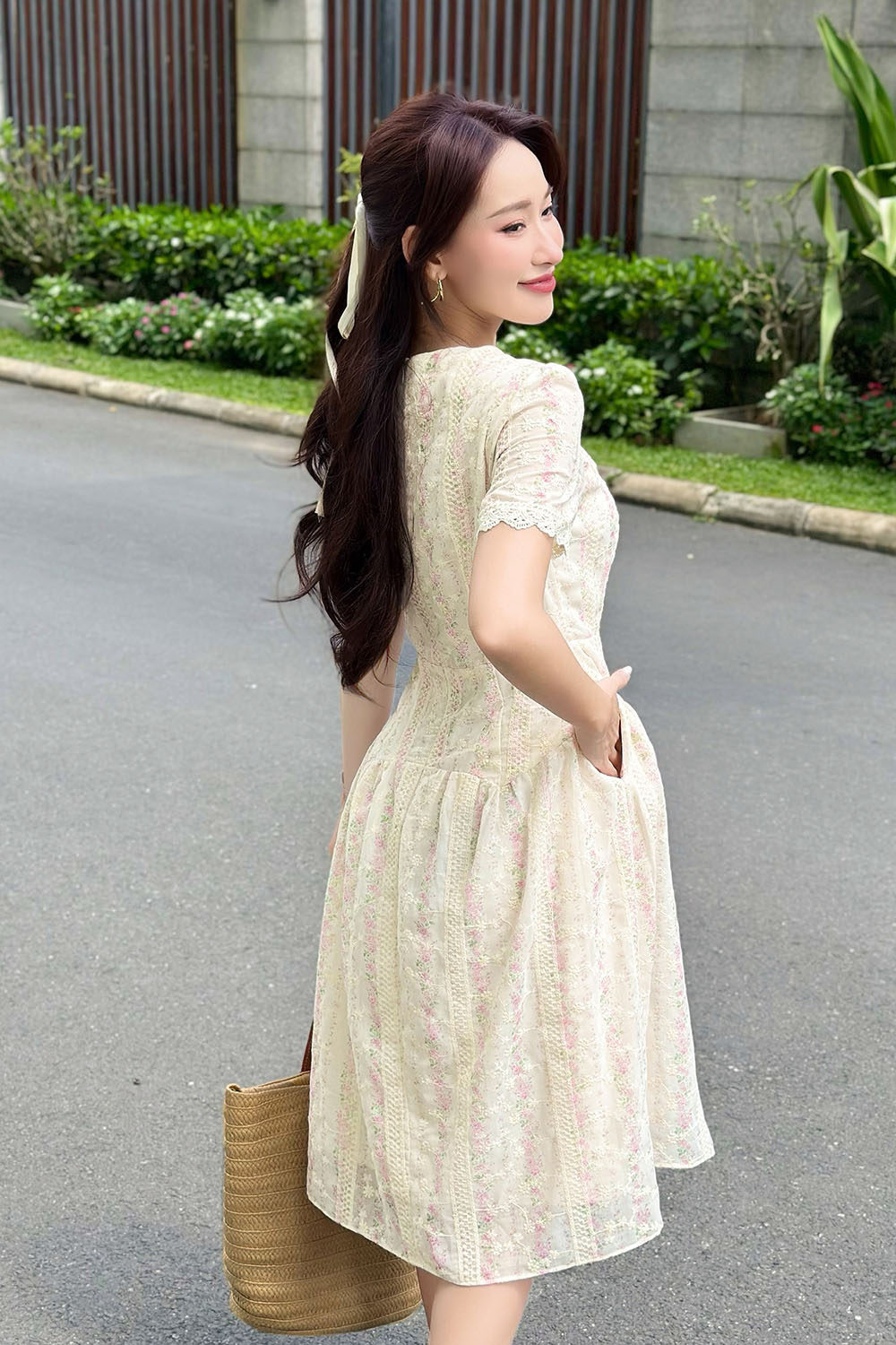 Đầm xô thêu họa tiết dáng xòe