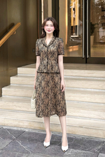 Đầm ren hoa dáng peplum xòe