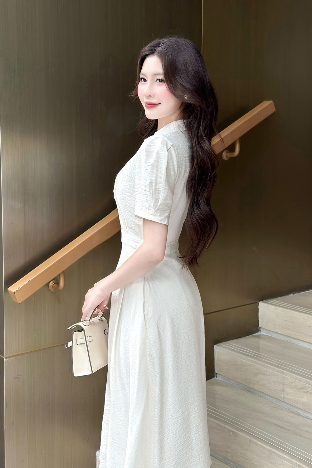 Đầm trắng cổ sơ mi dáng xòe