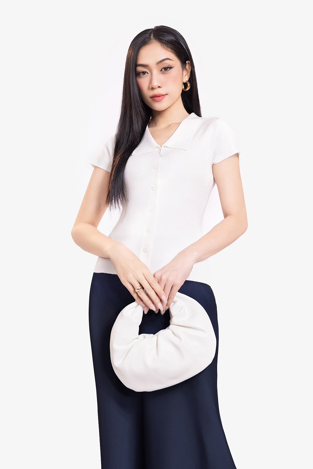 Áo len dệt kim tay chờm màu trắng