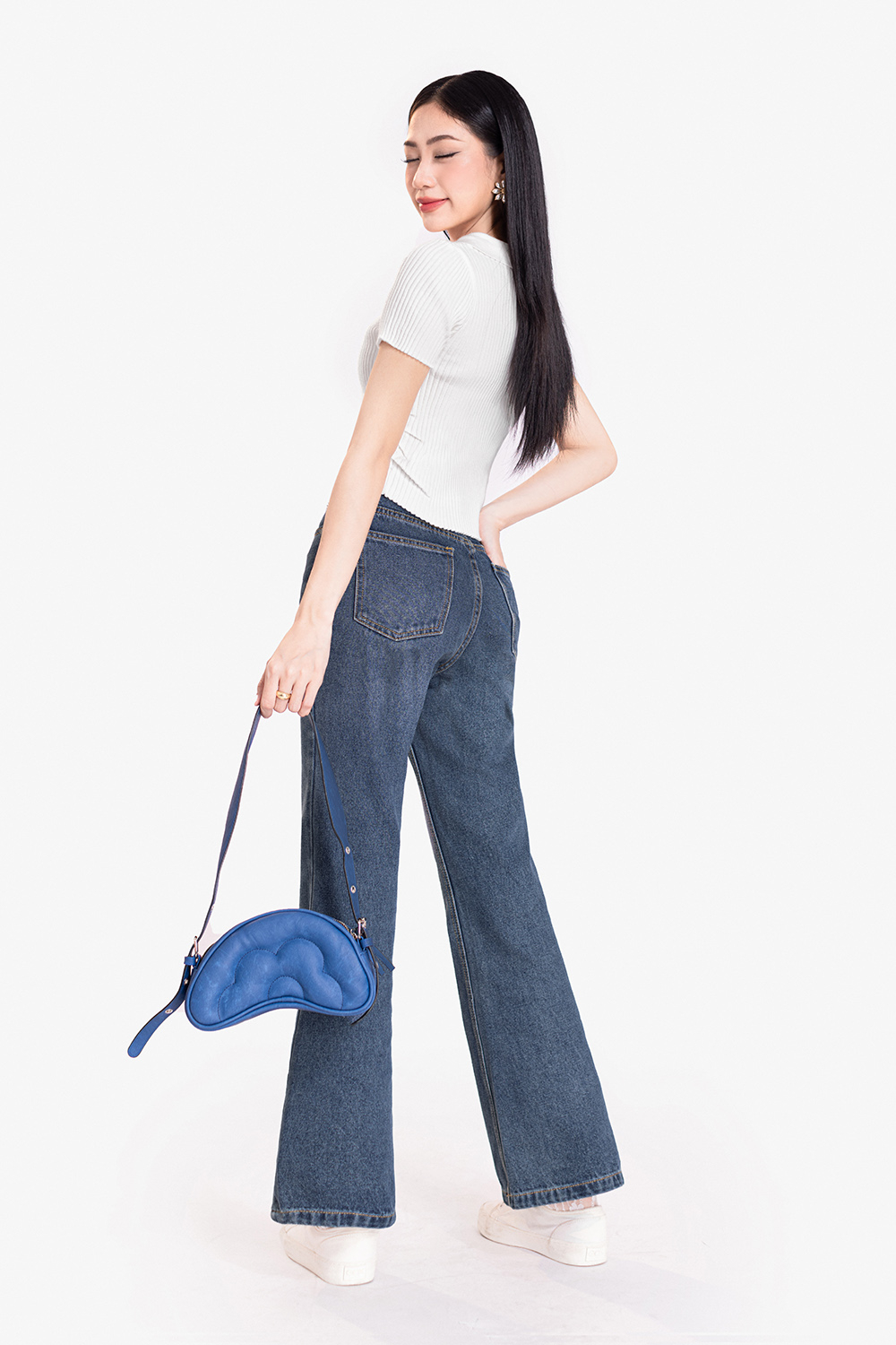 Áo len dệt kim cổ polo nhún eo màu trắng