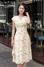 Đầm hoa cổ V dáng xòe