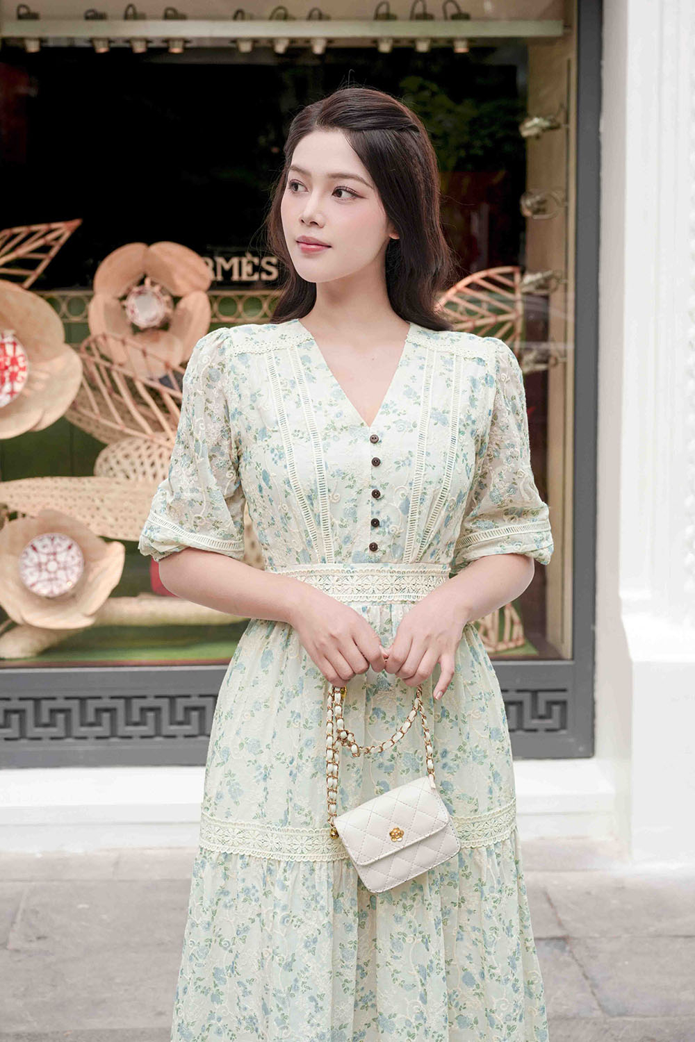 Đầm xô thêu hoa nhí dáng xòe dài