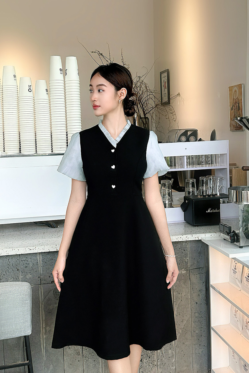 Đầm đen công sở chữ A phối tơ xanh