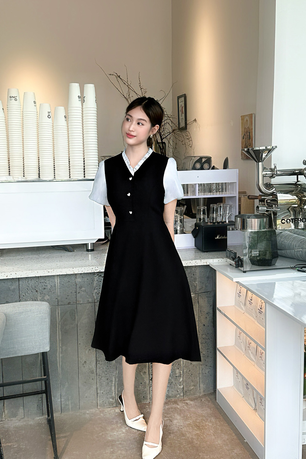 Đầm đen công sở chữ A phối tơ xanh