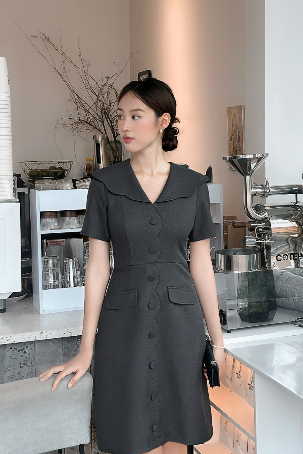 Đầm ôm công sở màu xám phối nút