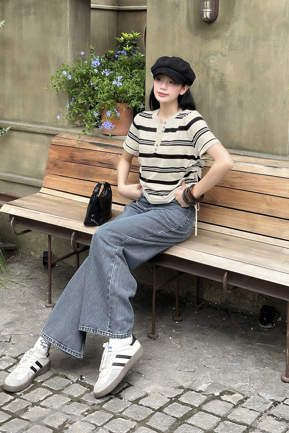 Áo len dệt kim sọc đen phối dây rút