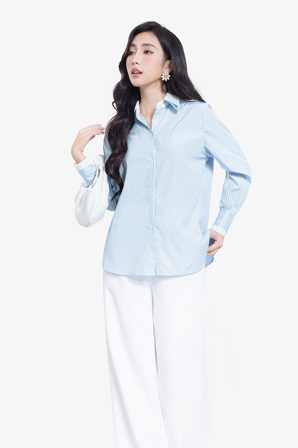 Áo sơ mi nữ tay dài sọc trắng xanh