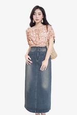Áo trễ vai dáng croptop hoa nhí
