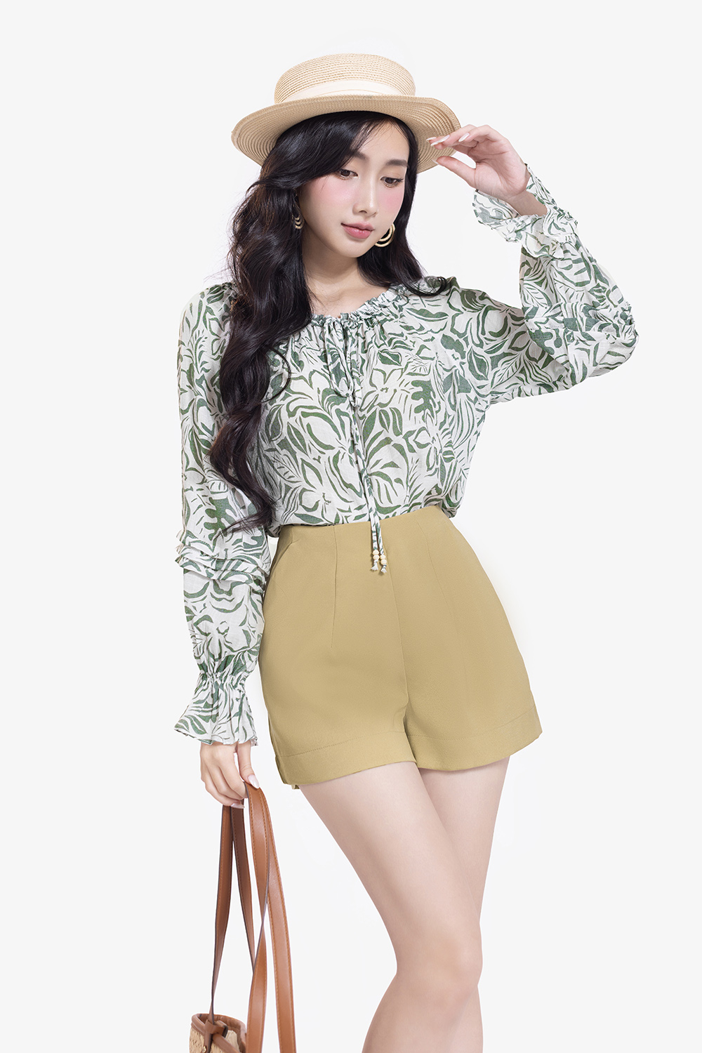 Quần đùi nữ cạp cao màu nâu be