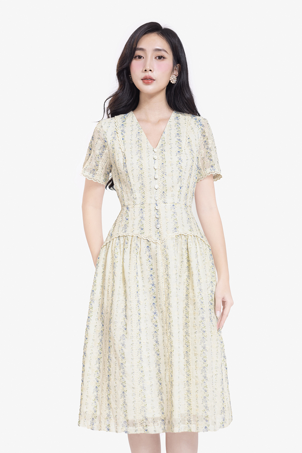 Đầm xô thêu dáng xòe phối họa tiết