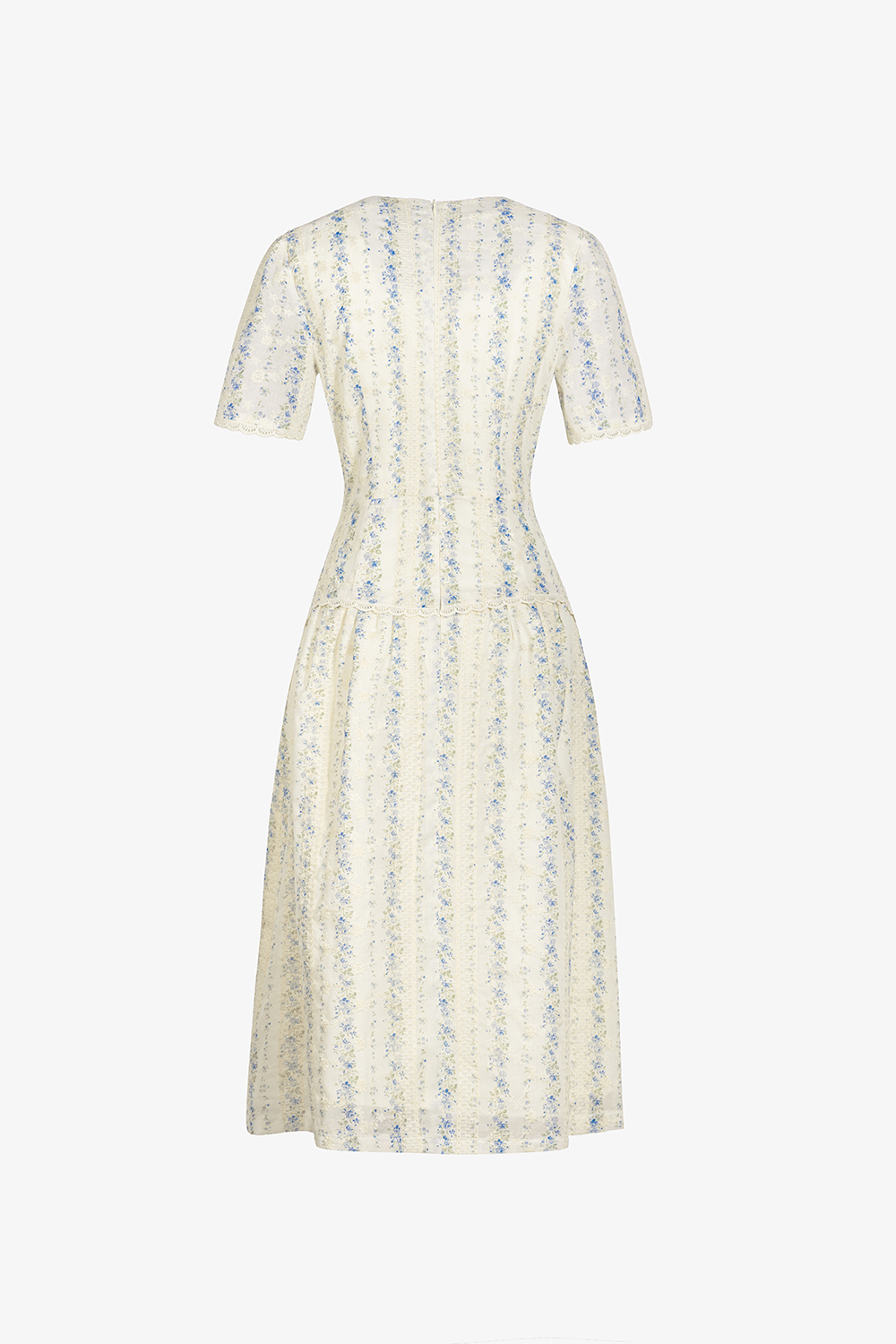 Đầm xô thêu dáng xòe phối họa tiết