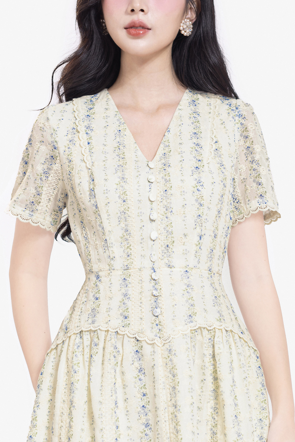 Đầm xô thêu dáng xòe phối họa tiết