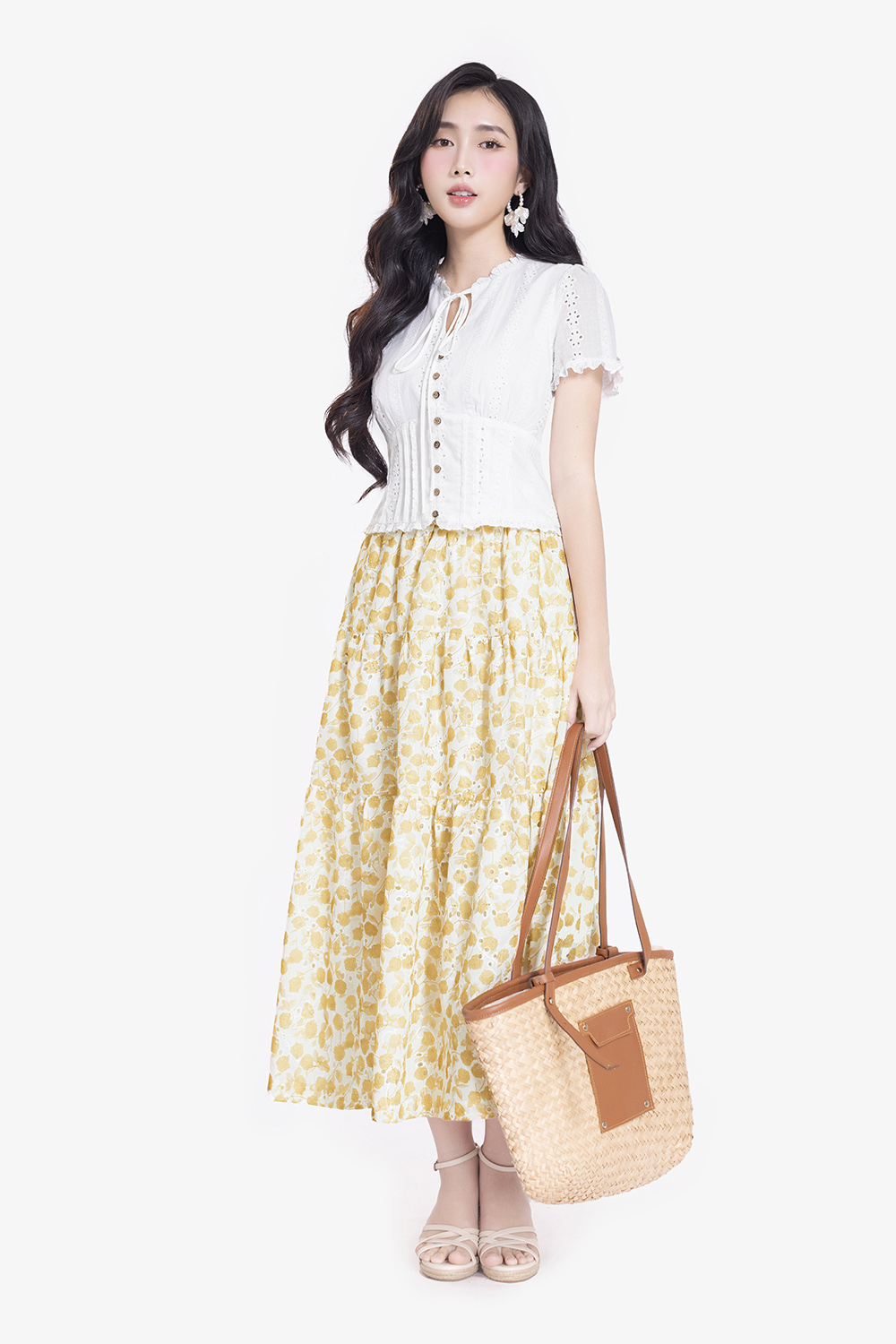 Áo kiểu xô thêu nữ màu trắng