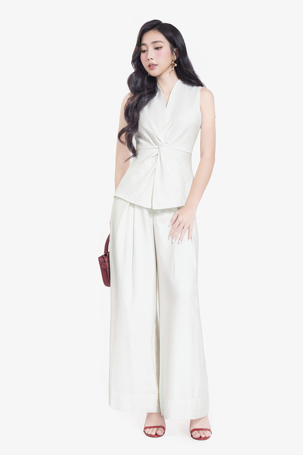 Áo kiểu sát nách cổ V xoắn ngực