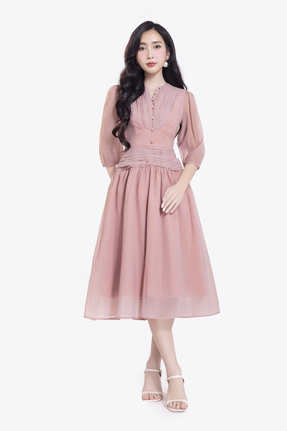 Đầm xòe hồng nhấn eo tay lỡ