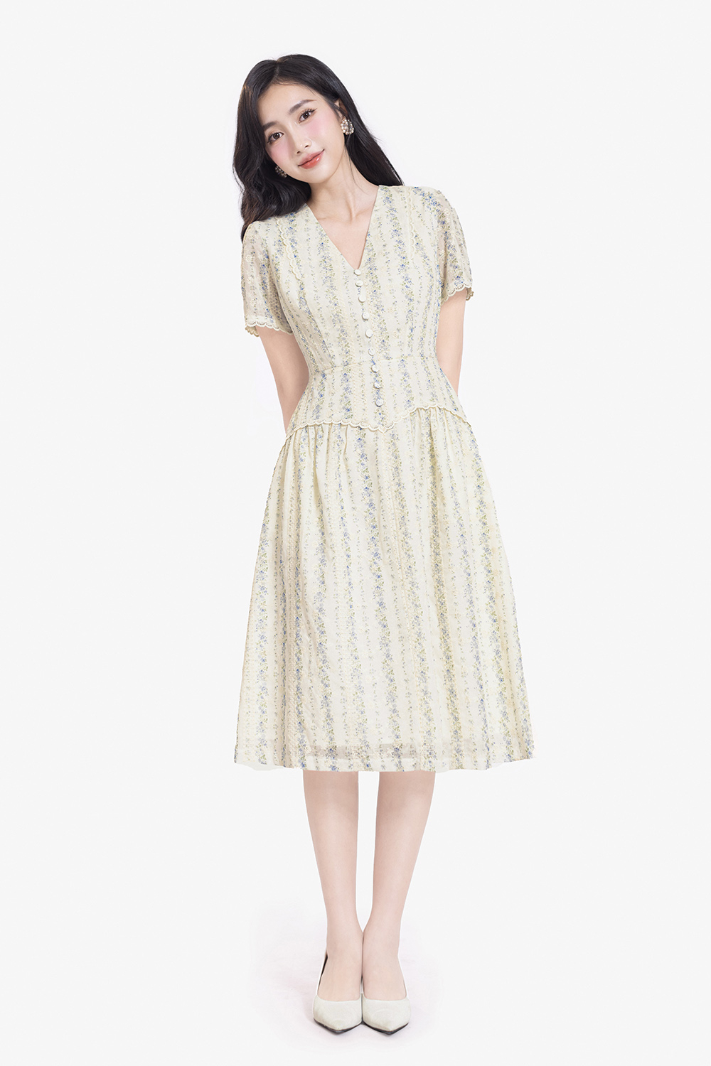 Đầm xô thêu dáng xòe phối họa tiết