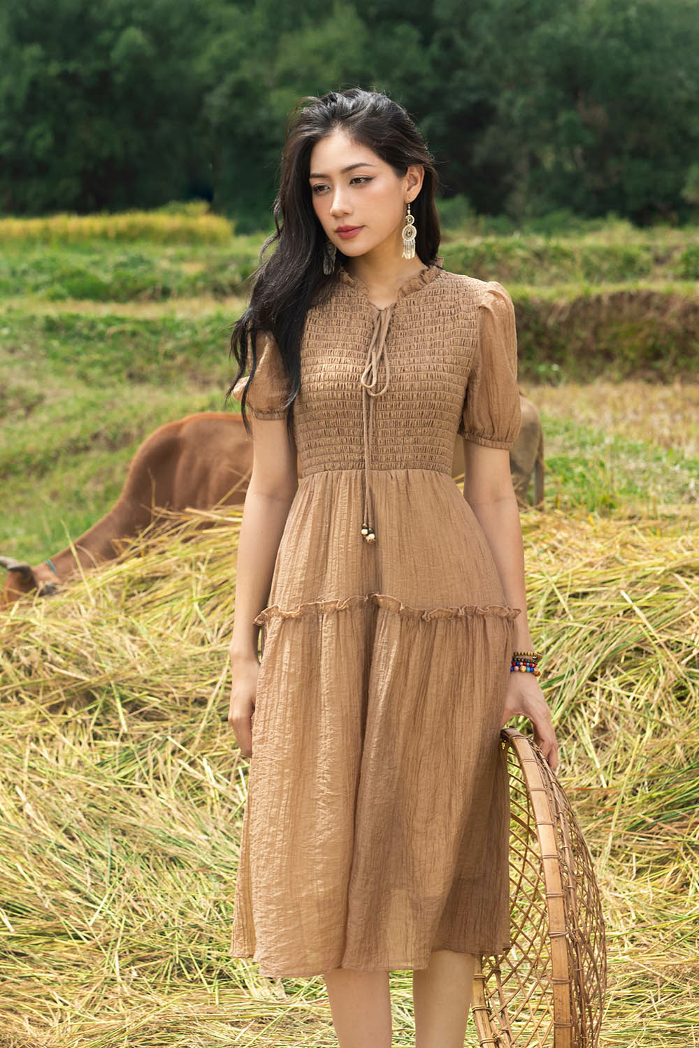 Đầm tơ dáng xòe màu nâu nhún ngực