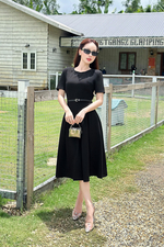 Đầm đen công sở dáng xòe xếp ly