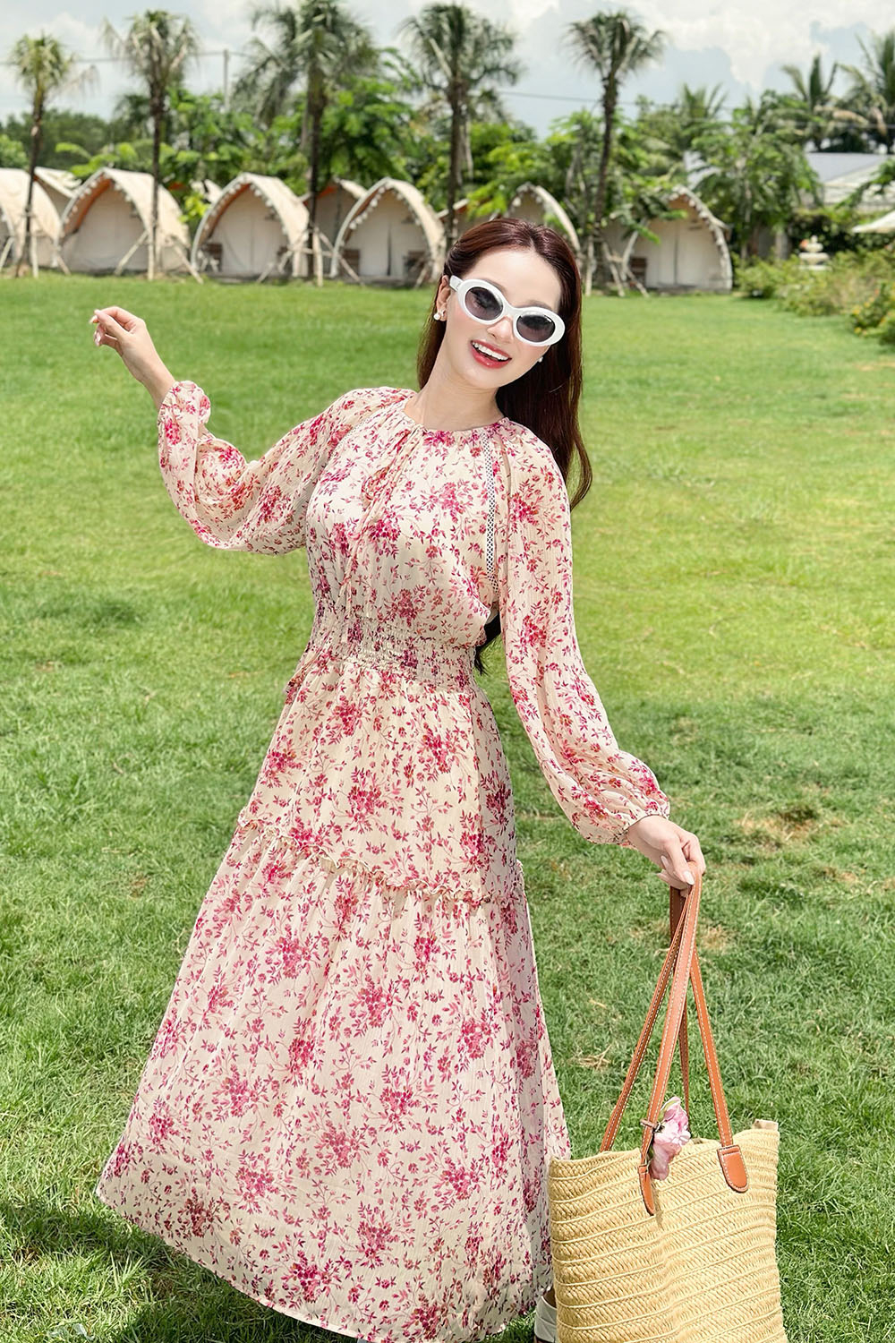 Đầm hoa hồng tay dài cổ tròn eo bo thun