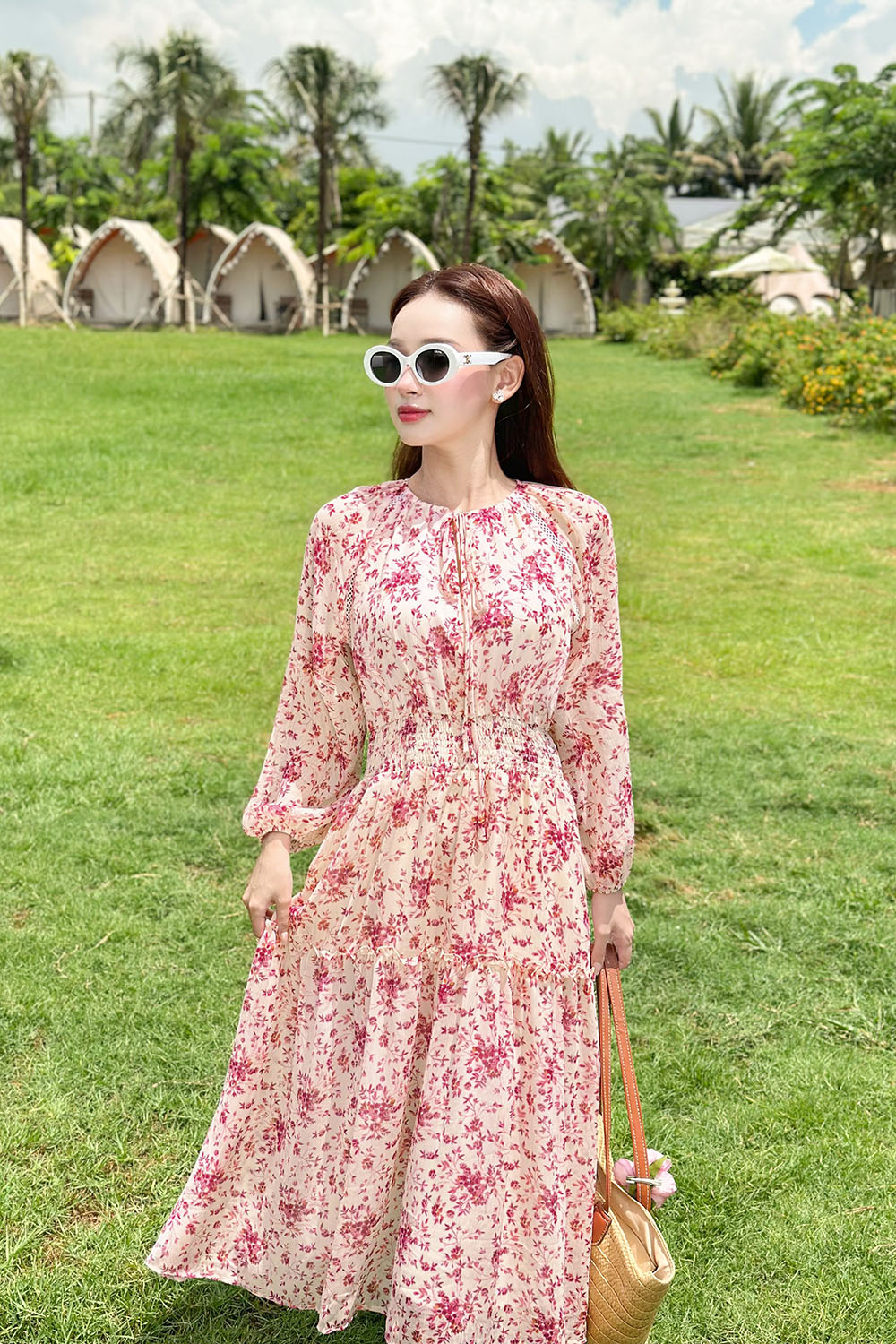 Đầm hoa hồng tay dài cổ tròn eo bo thun