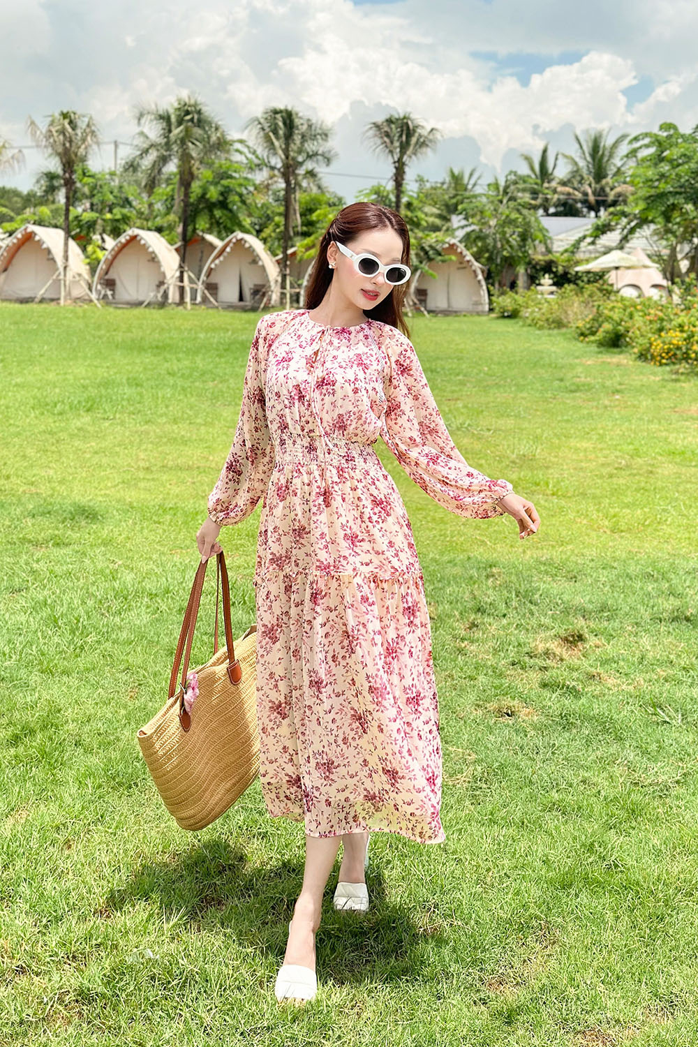 Đầm hoa hồng tay dài cổ tròn eo bo thun