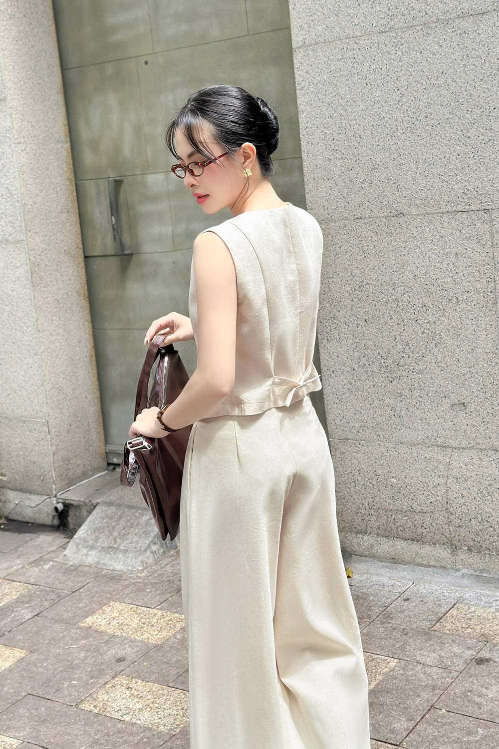 Áo gile nữ màu be phối túi