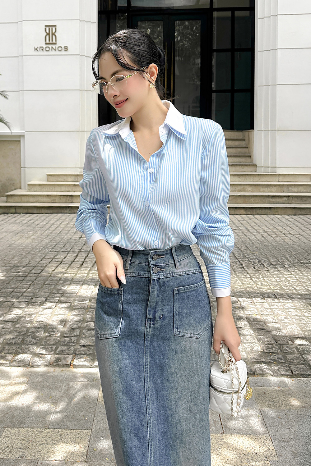 Áo sơ mi nữ tay dài sọc trắng xanh