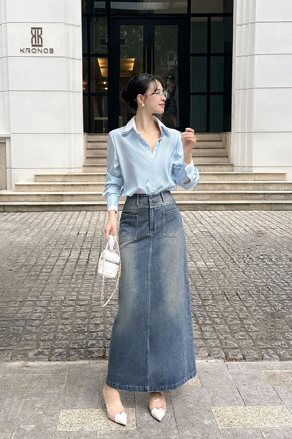 Áo sơ mi nữ tay dài sọc trắng xanh