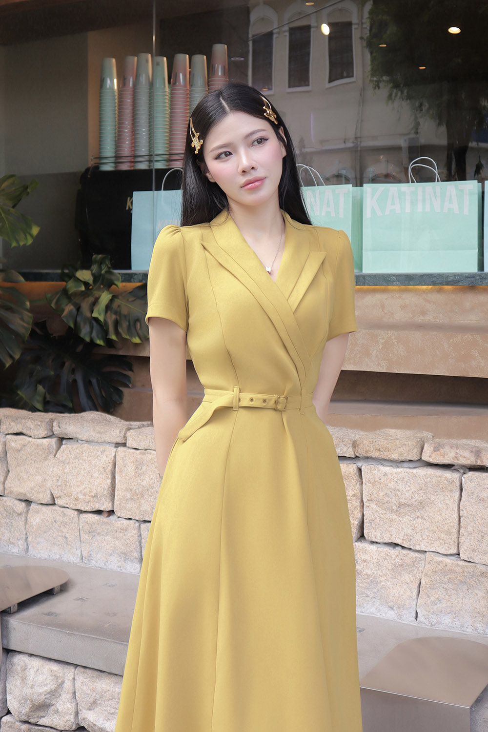 Đầm xòe công sở cổ đan tông màu vàng