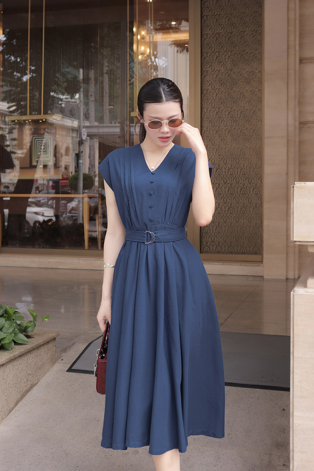 Đầm xòe công sở cổ V kèm thắt lưng