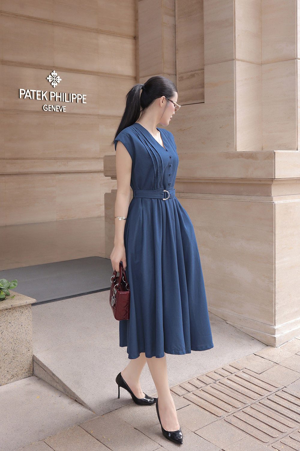 Đầm xòe công sở cổ V kèm thắt lưng