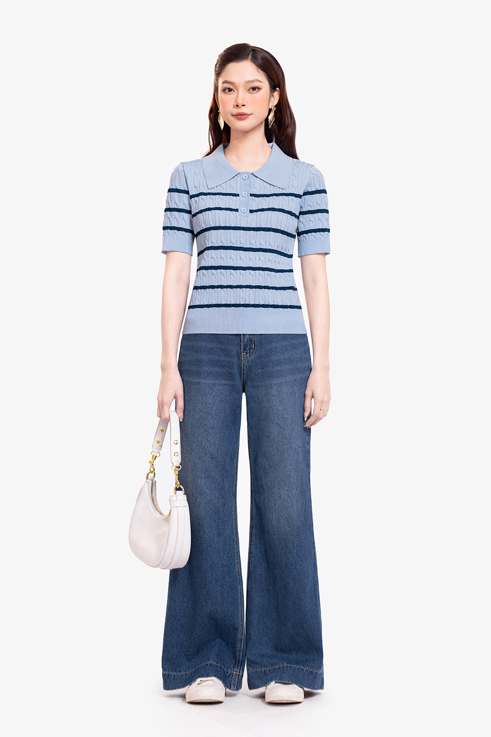 Quần jeans ống suông loe nhẹ