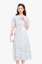 Đầm trắng hoa nhí dáng đuôi cá