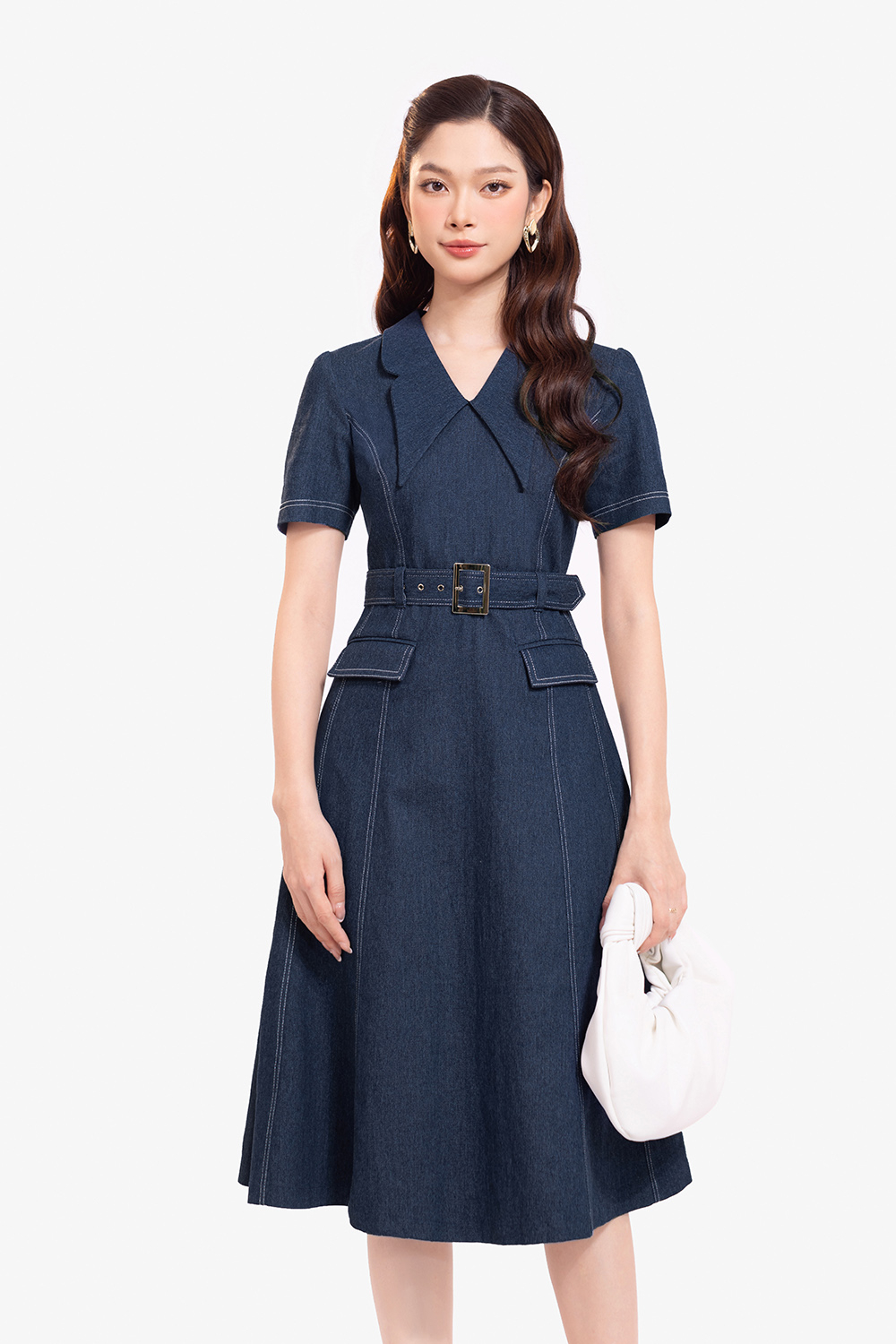 Đầm denim dáng xòe kèm thắt lưng